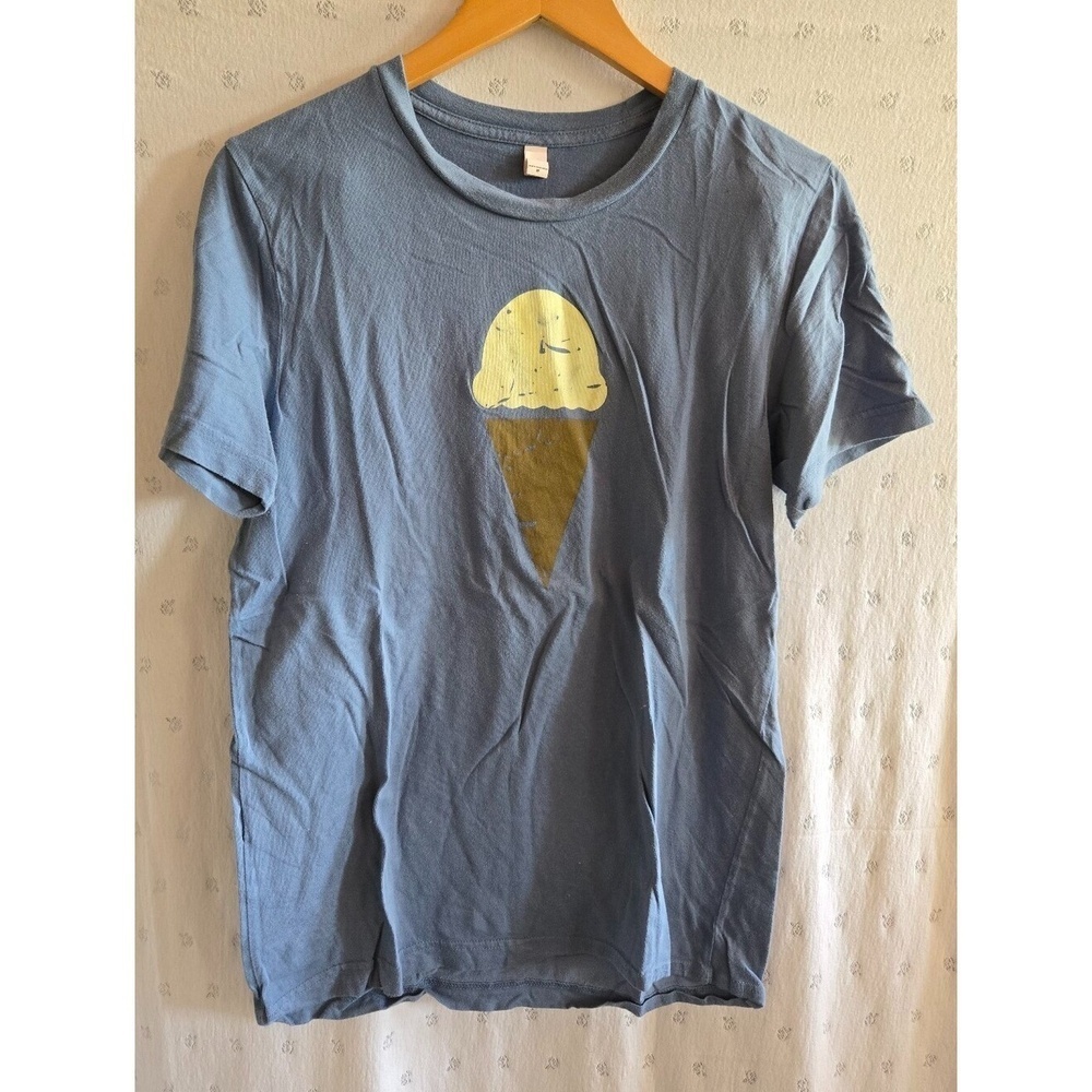 "She Loves Me" Broadway Blue Graphic Vanilla Ice Cream Tee Size M